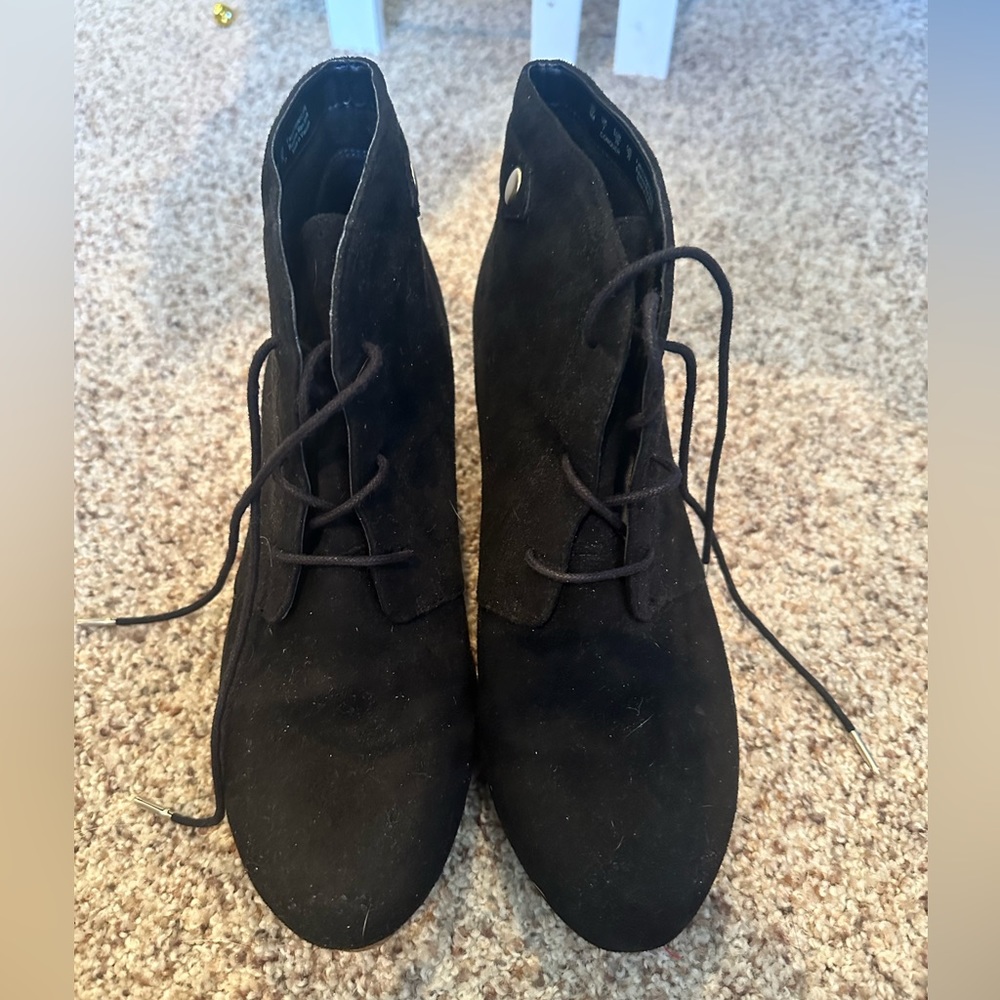 Dr Scholl’s lace up wedge bootie